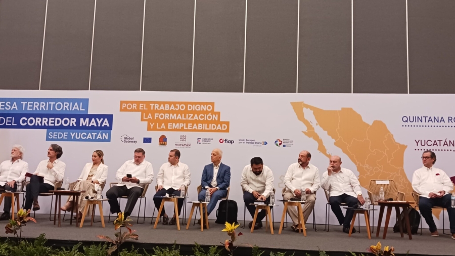 Foto_Mesa_Turismo_Trabajo_Digno